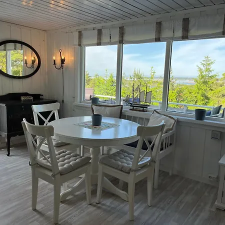Lys Og Koselig Med Flott Utsikt Og Masse Sol * Fredrikstad