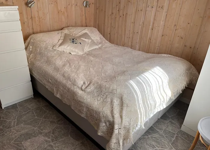 Lys Og Koselig Med Flott Utsikt Og Masse Sol *