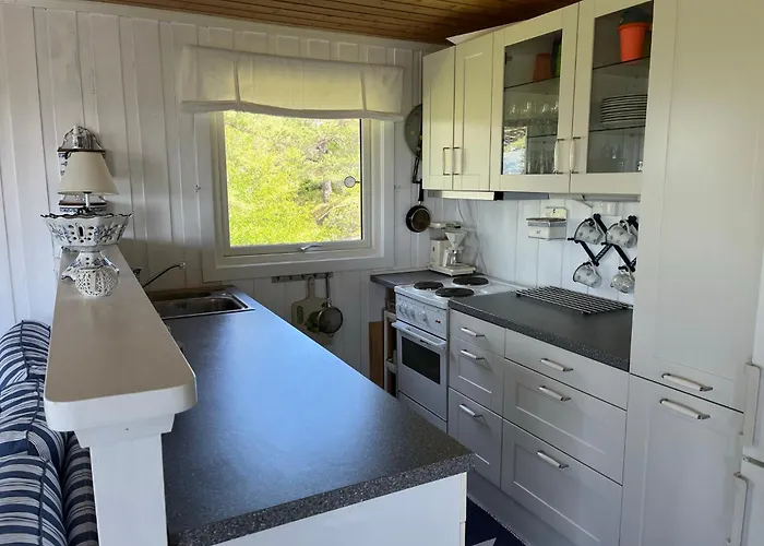 Lys Og Koselig Med Flott Utsikt Og Masse Sol