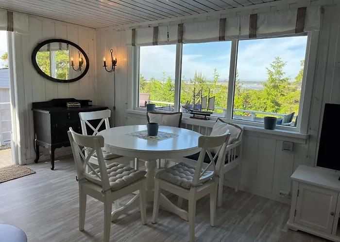 Lys Og Koselig Med Flott Utsikt Og Masse Sol * Fredrikstad